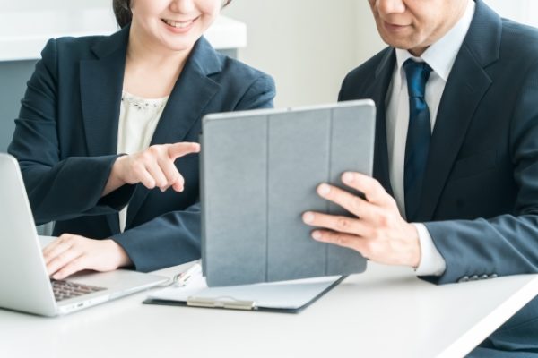 パソコンを利用する人