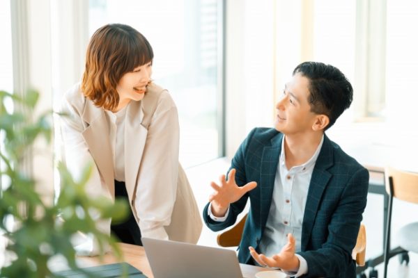 パソコンを利用する人